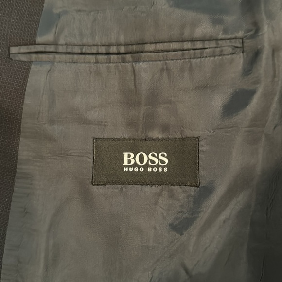 Hugo Boss blue virgen wool blazer made in USA 🇺🇸 - Picture 5 of 6